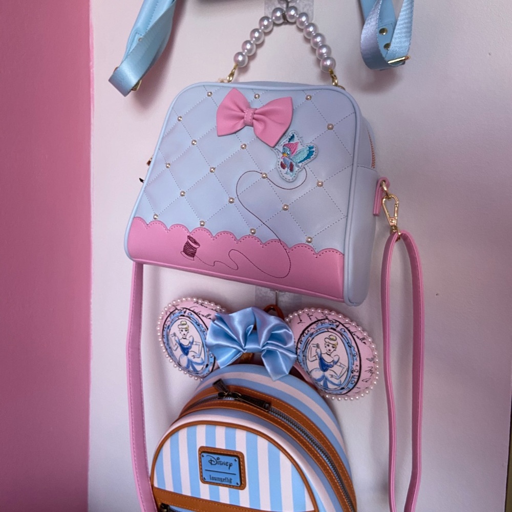 Loungefly Cinderella Limted Edition purse